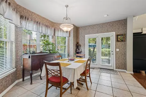Dining - 3517 River Downs Dr, Edmond, OK 73034 photo 3 of 3