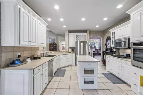 Kitchen - 3517 River Downs Dr, Edmond, OK 73034 photo 1 of 2