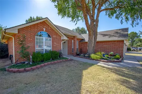 Exterior - 2917 Glasgow Dr, Norman, OK 73072 photo 2 of 4