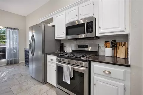 Kitchen - 2917 Glasgow Dr, Norman, OK 73072 photo 2 of 3