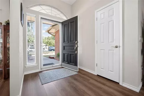 Entry Way - 2917 Glasgow Dr, Norman, OK 73072 photo 1 of 2