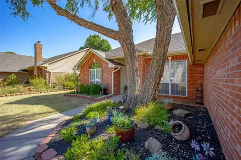 Exterior - 2917 Glasgow Dr, Norman, OK 73072 photo 3 of 4