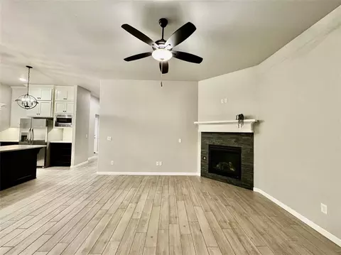 Living - 5401 Riverrun Ct, Arcadia, OK 73007 photo 4 of 8