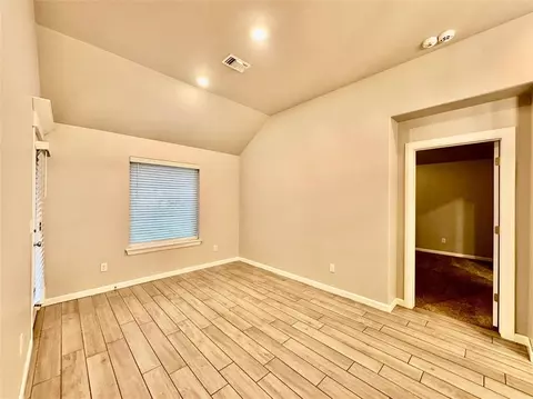 Living - 5401 Riverrun Ct, Arcadia, OK 73007 photo 8 of 8