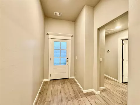 Entry Way - 5401 Riverrun Ct, Arcadia, OK 73007 photo 1 of 2