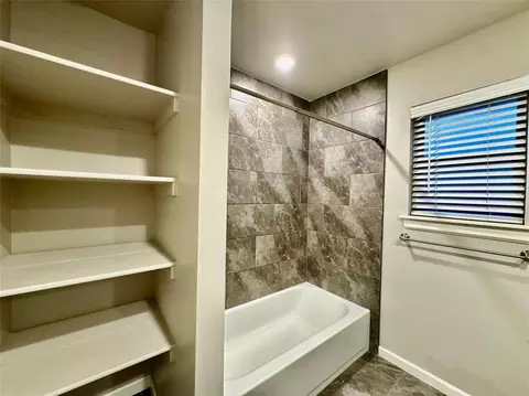 Bath - 5401 Riverrun Ct, Arcadia, OK 73007 photo 7 of 8