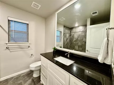 Bath - 5401 Riverrun Ct, Arcadia, OK 73007 photo 6 of 8