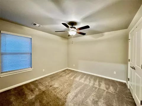 Bedroom - 5401 Riverrun Ct, Arcadia, OK 73007 photo 3 of 5