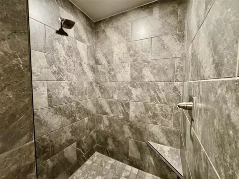 Bath - 5401 Riverrun Ct, Arcadia, OK 73007 photo 3 of 8