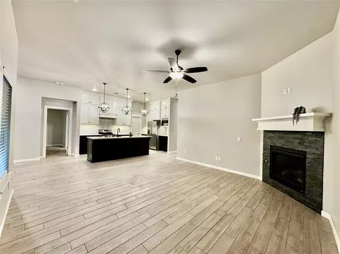 Living - 5401 Riverrun Ct, Arcadia, OK 73007 photo 3 of 8