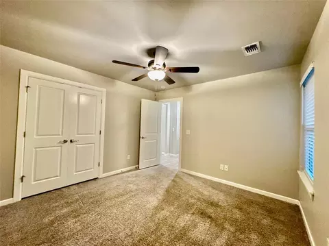 Bedroom - 5401 Riverrun Ct, Arcadia, OK 73007 photo 4 of 5