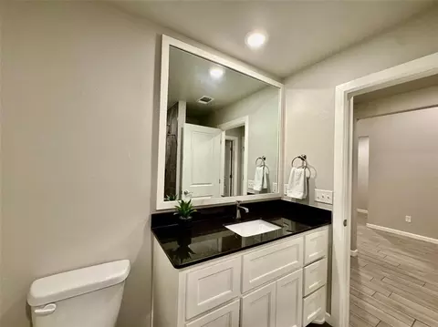 Bath - 5401 Riverrun Ct, Arcadia, OK 73007 photo 8 of 8