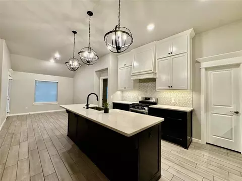 Kitchen - 5401 Riverrun Ct, Arcadia, OK 73007 photo 7 of 8