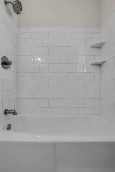 Bath - 117 E 4th St, Erick, OK 73645 photo 2 of 4
