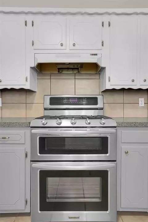 Kitchen - 117 E 4th St, Erick, OK 73645 photo 4 of 5