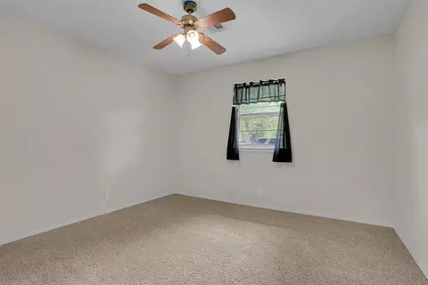 Bedroom - 117 E 4th St, Erick, OK 73645 photo 4 of 5