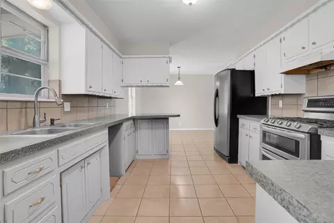 Kitchen - 117 E 4th St, Erick, OK 73645 photo 3 of 5