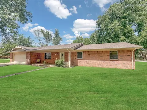 Exterior - 117 E 4th St, Erick, OK 73645 photo 2 of 8