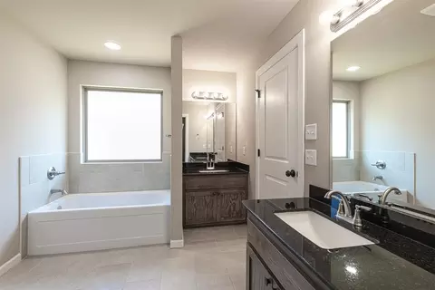 4533 Adobe Ct, Yukon, OK 73099