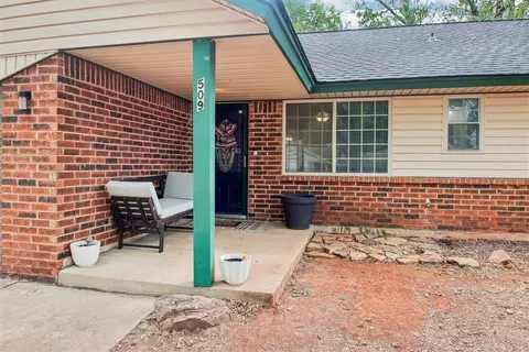 Exterior - 509 Riverview Dr, Noble, OK 73068 photo 4 of 7