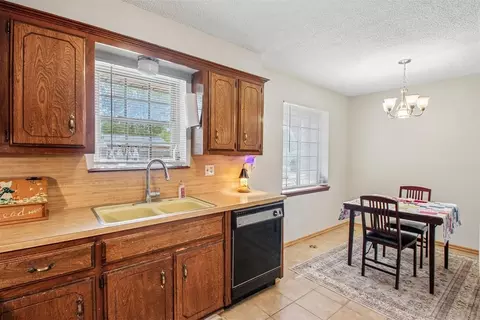 Kitchen - 509 Riverview Dr, Noble, OK 73068 photo 3 of 3