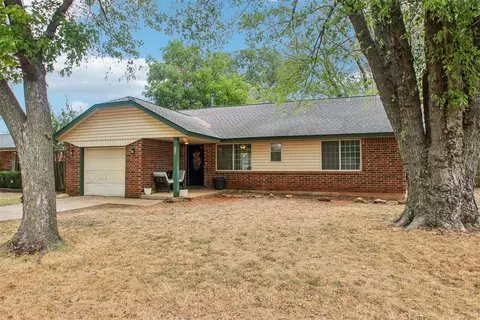 Exterior - 509 Riverview Dr, Noble, OK 73068 photo 1 of 7