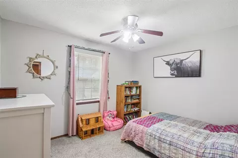 Bedroom - 509 Riverview Dr, Noble, OK 73068 photo 3 of 7