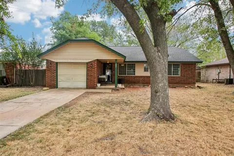 Exterior - 509 Riverview Dr, Noble, OK 73068 photo 2 of 7