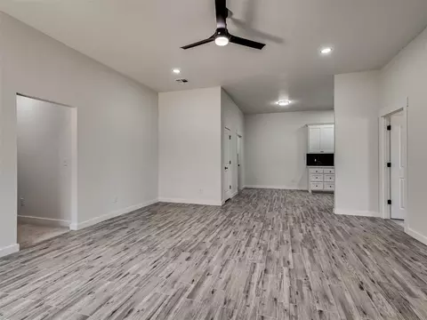 Living - 5113 Brooke Rd, Tuttle, OK 73089 photo 6 of 8