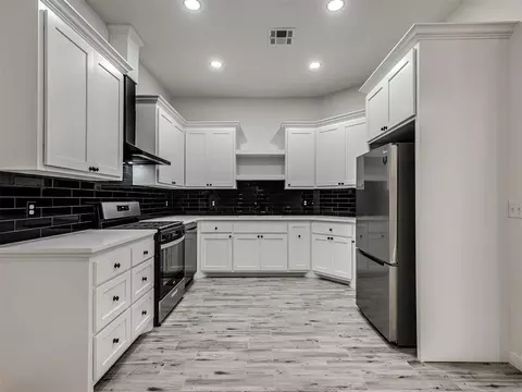 Kitchen - 5113 Brooke Rd, Tuttle, OK 73089 photo 1 of 5