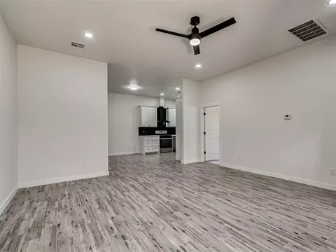 Living - 5113 Brooke Rd, Tuttle, OK 73089 photo 4 of 8
