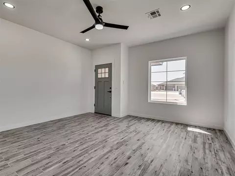 Living - 5113 Brooke Rd, Tuttle, OK 73089 photo 5 of 8