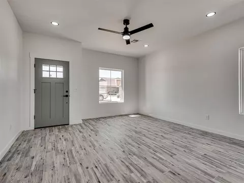 Living - 5113 Brooke Rd, Tuttle, OK 73089 photo 3 of 8