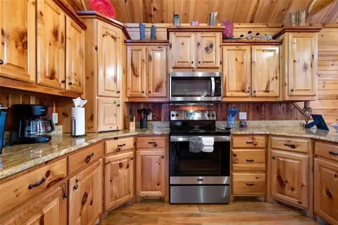Kitchen - 281 Driftcast Rd, Broken Bow, OK 74728 photo 1 of 2