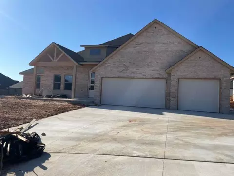 11520 NW 104th St, Yukon, OK 73099