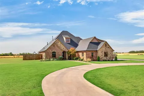 Exterior - 608 Edgewood Rd St, Canute, OK 73626 photo 2 of 6