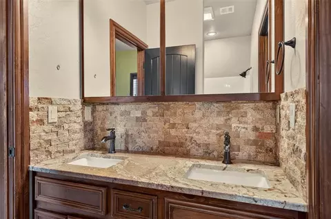 Bath - 608 Edgewood Rd St, Canute, OK 73626 photo 7 of 8