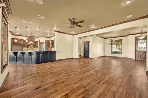 Living - 608 Edgewood Rd St, Canute, OK 73626 photo 6 of 10