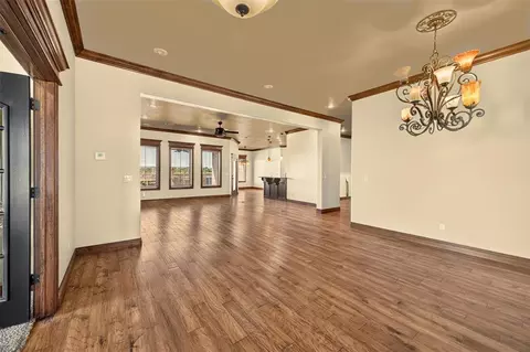 Living - 608 Edgewood Rd St, Canute, OK 73626 photo 2 of 10