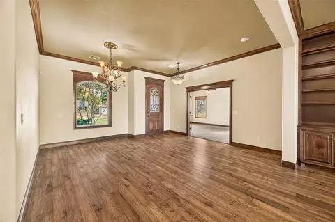 Living - 608 Edgewood Rd St, Canute, OK 73626 photo 3 of 10