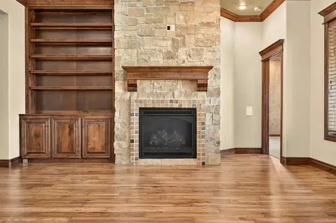 Living - 608 Edgewood Rd St, Canute, OK 73626 photo 8 of 10