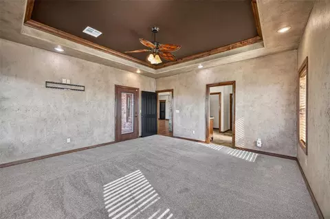 Living - 608 Edgewood Rd St, Canute, OK 73626 photo 9 of 10