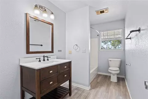 Bath - 21201 Montgomery Dr, Mcloud, OK 74851 photo 3 of 3
