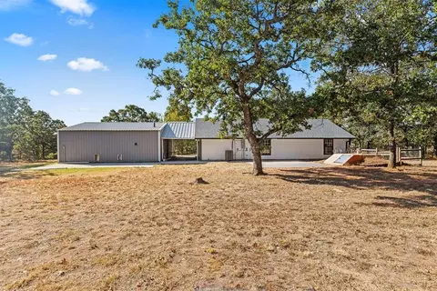 Exterior - 21201 Montgomery Dr, Mcloud, OK 74851 photo 4 of 6