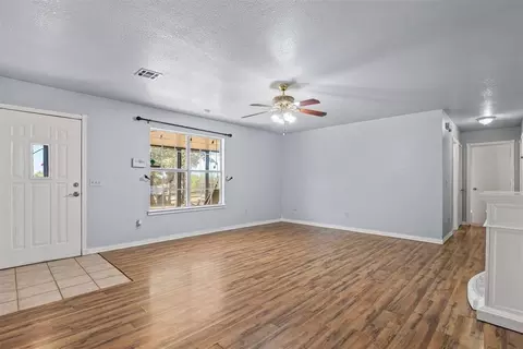 Living - 21201 Montgomery Dr, Mcloud, OK 74851 photo 3 of 6