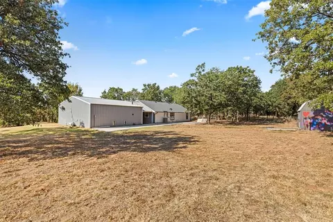 Exterior - 21201 Montgomery Dr, Mcloud, OK 74851 photo 5 of 6