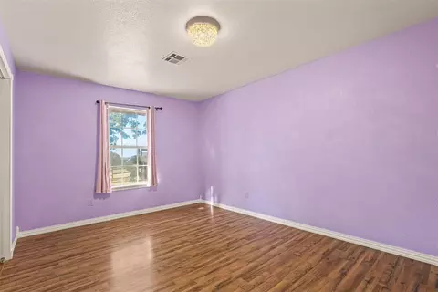 Bedroom - 21201 Montgomery Dr, Mcloud, OK 74851 photo 1 of 4