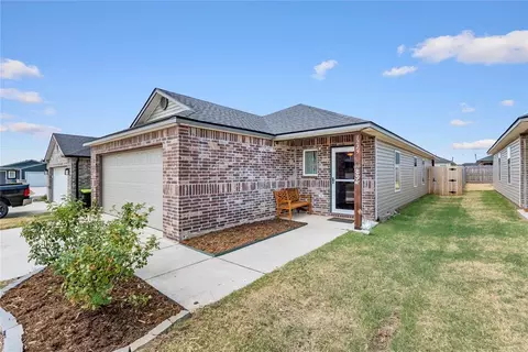 Exterior - 1225 Corner Brook Dr, Purcell, OK 73080 photo 2 of 5