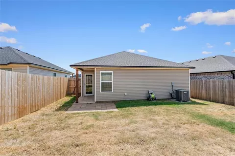 Exterior - 1225 Corner Brook Dr, Purcell, OK 73080 photo 3 of 5