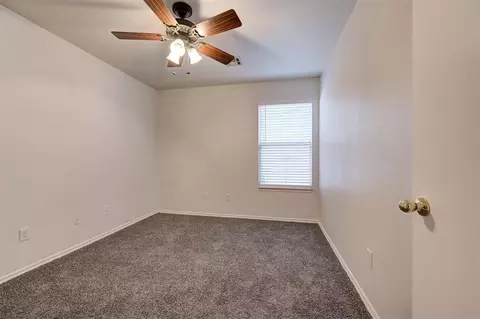 Bedroom - 1209 Briar Patch Way, Norman, OK 73071 photo 4 of 7